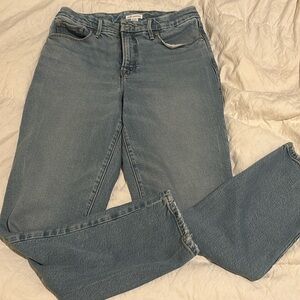 Good American Super Stretch Straight Leg Jeans size 4/27 but fit up to a Sz 6
